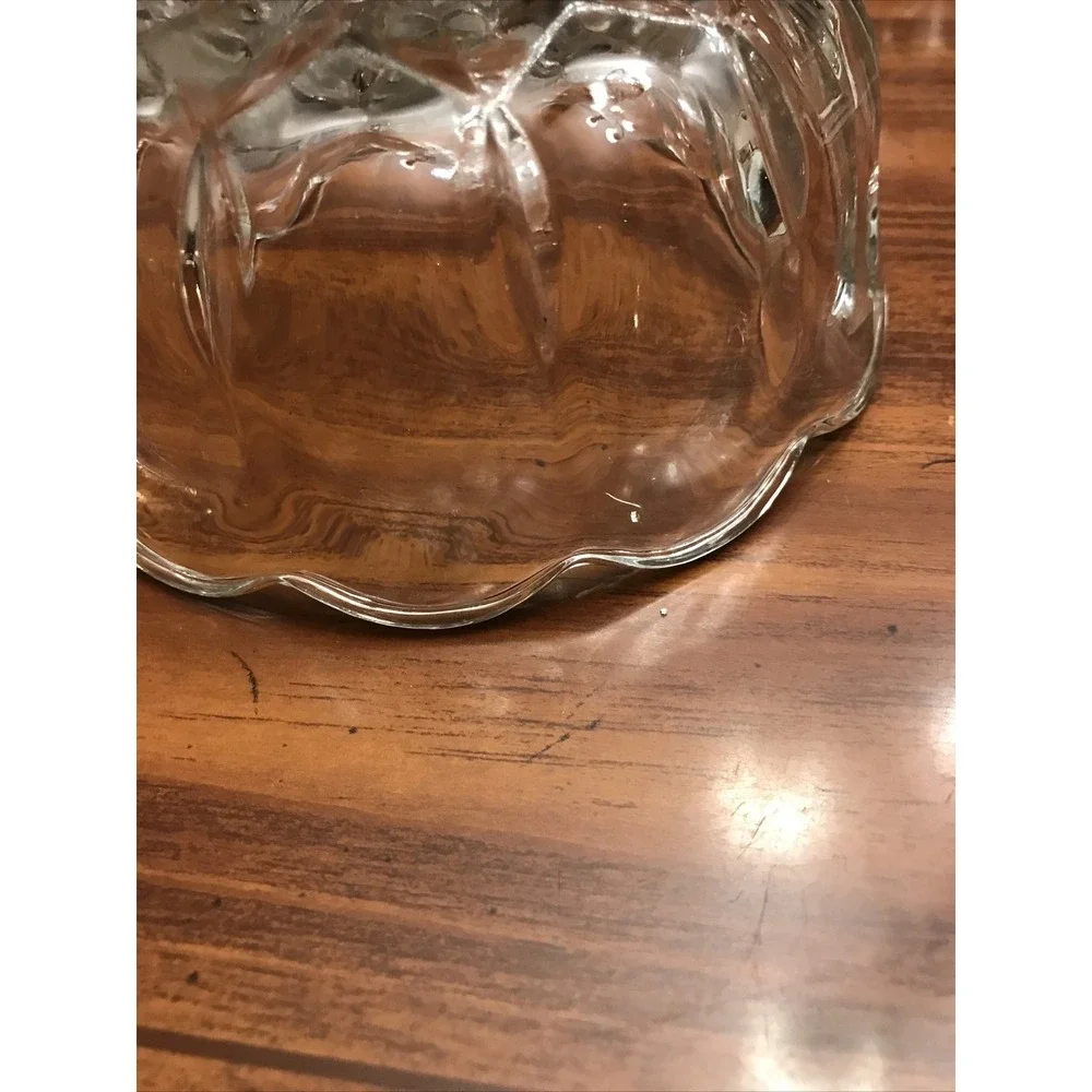 Vintage Clear glass paneled nappy bowl‎ 6 in star
